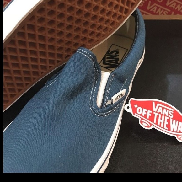 Vans men size 8.5 navy slip ons - new in box - Picture 3 of 3